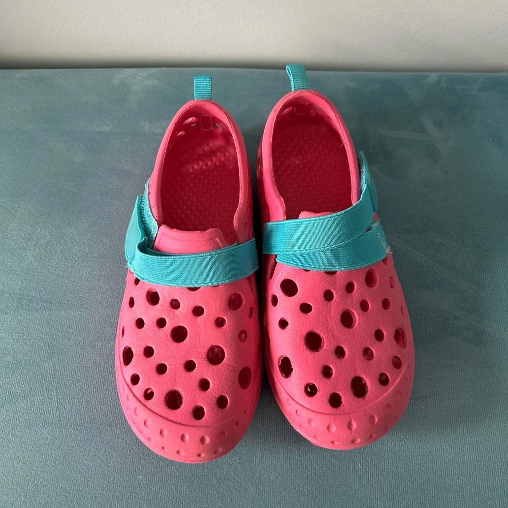 Western chief size 13 pink and teal water play shoes